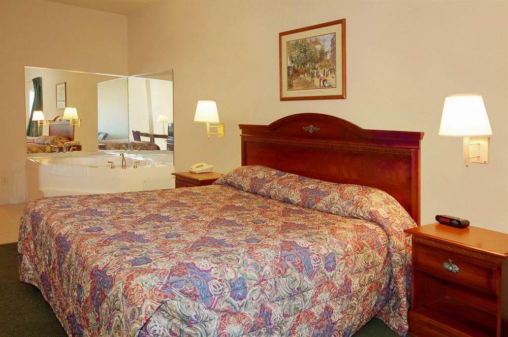 Lone Star Inn And Suites Victoria Buitenkant foto