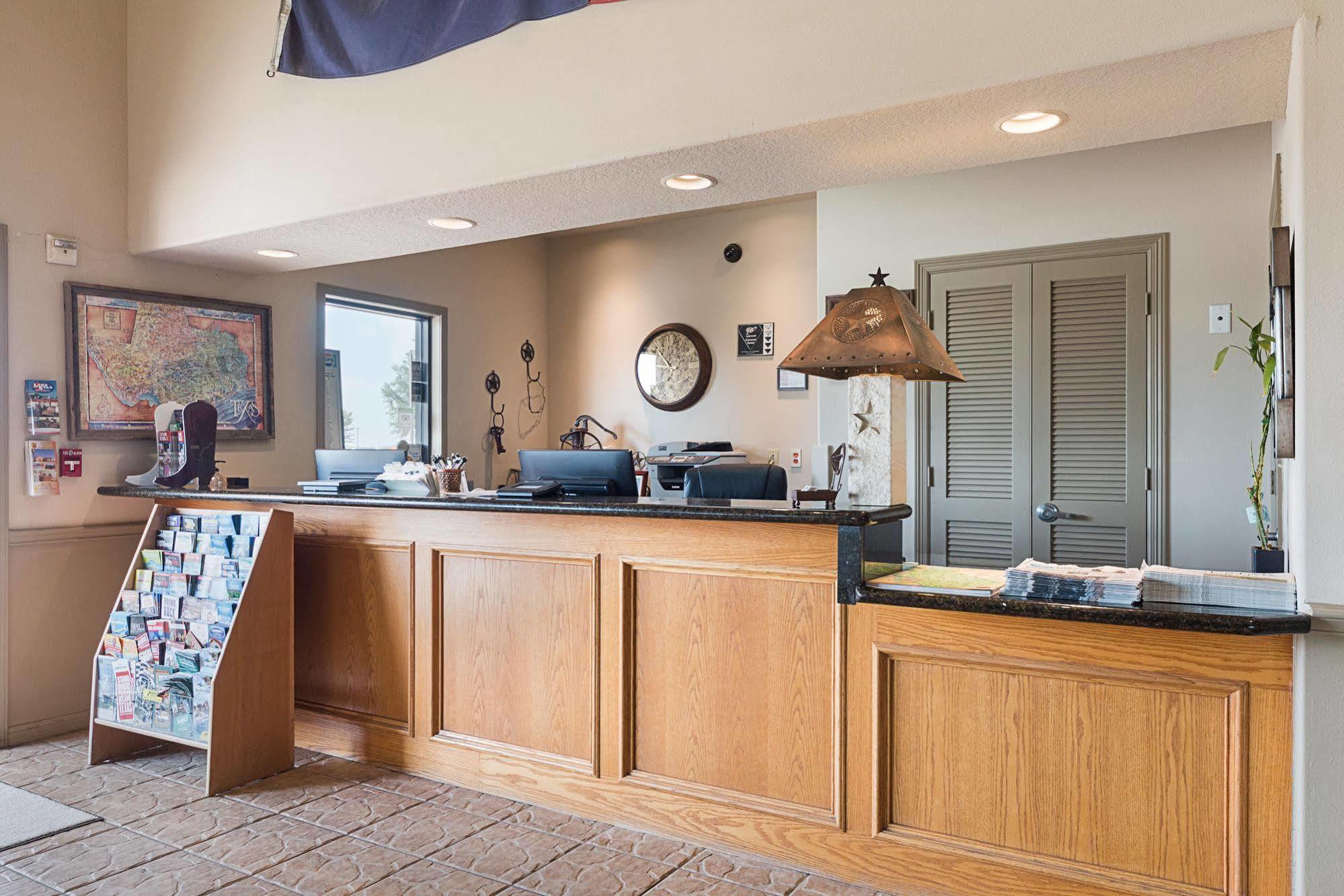 Lone Star Inn And Suites Victoria Buitenkant foto