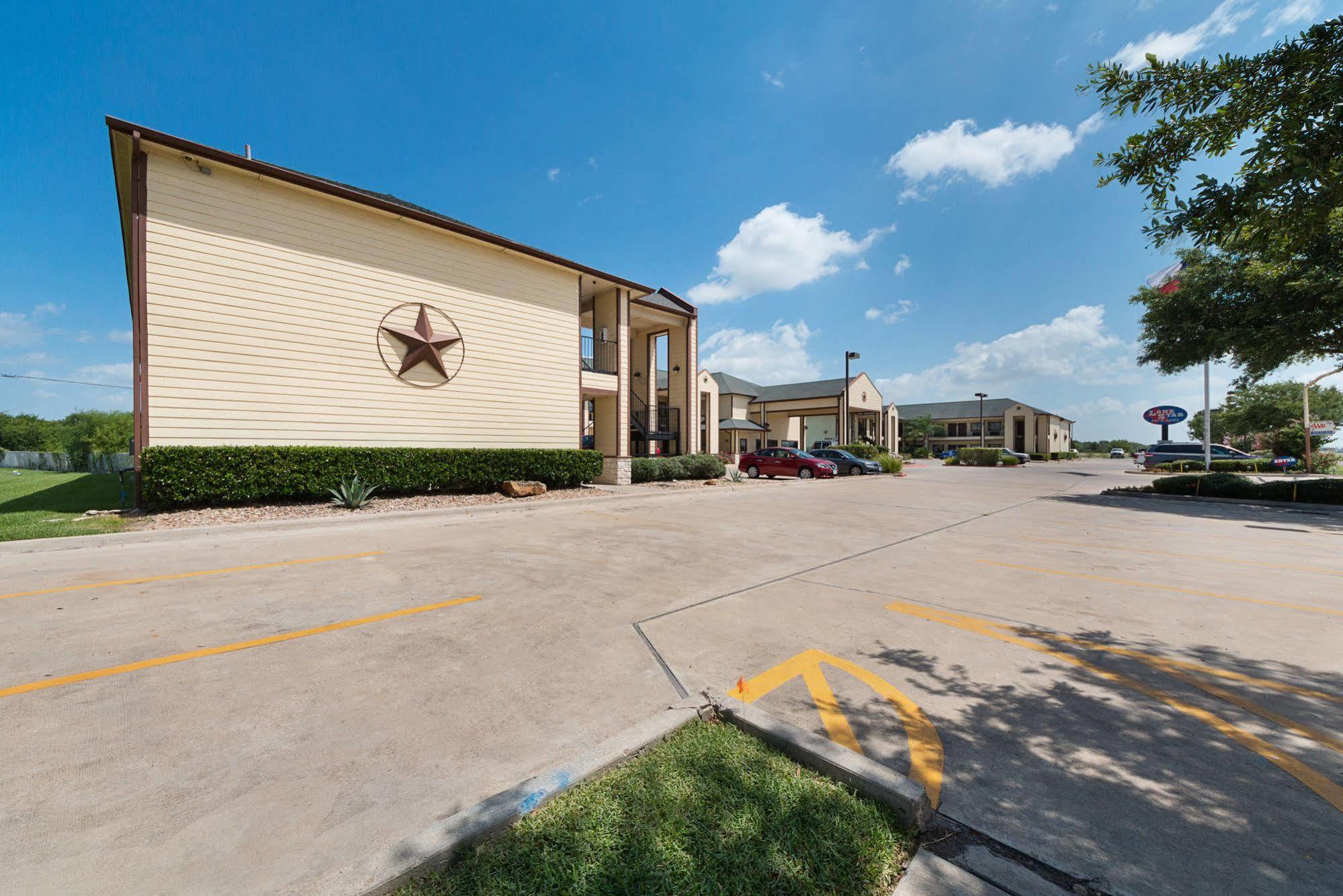 Lone Star Inn And Suites Victoria Buitenkant foto