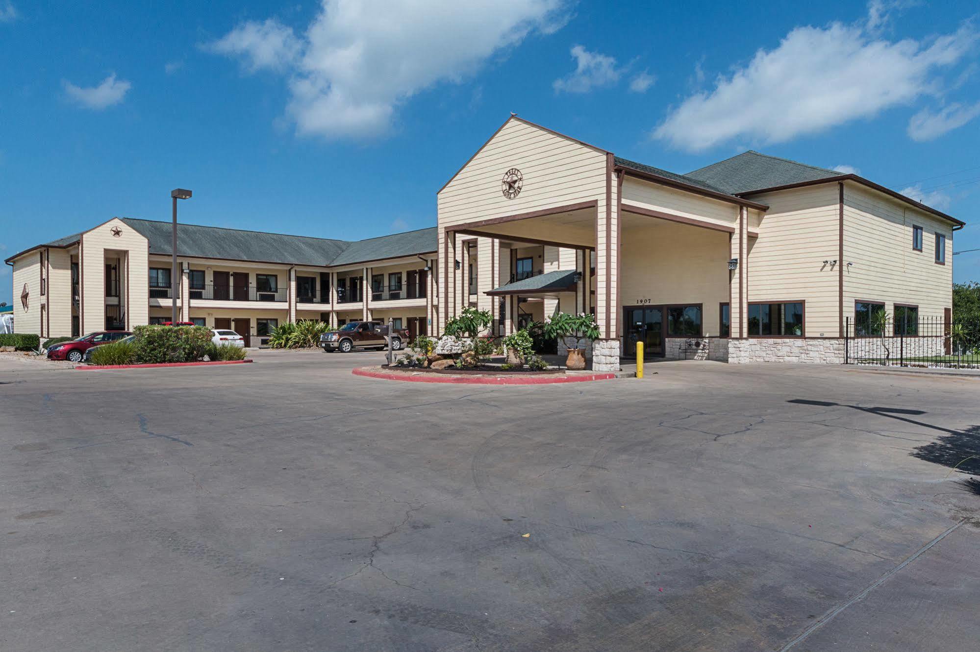 Lone Star Inn And Suites Victoria Buitenkant foto